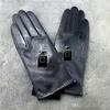 2021 Europa und die Vereinigten Staaten Winter warme Schaffell-Top-Handschuhe Damen neue Markenpunkte, um Lederhandschuhe ganz hinzuzufügen9355772