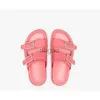 Designer sandaler män kvinnor äkta läder sandal mocka tofflor tjock botten sommar flip flops platt skor mode strand kvinnor och män f brev drag 35-44