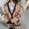 Ggity Full Letters Print Mohair Pullover Mäntel für Frauen Lose Weiche Plüsch Strickjacke Designer Damen Doppeltaschen Mantel Hochwertige Damen Oberbekleidung s