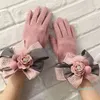 5本の指の手袋文字Camellia Cashmere Warm Gloves Classic Brand Camelliaタッチスクリーン女性の厚いミトンドライビング
