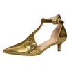 Elbise ayakkabılar altın patent ince topuklular t-kayış sandalet kadın kesimleri sivri uçlu ayak tokası kayış ziyafeti bayanlar için 2024
