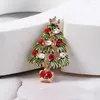Broscher färgglada julgran för kvinnor kreativ legering ihålig stift smycken kappa klänning festtillbehör