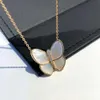 Fyra-löv Clover Necklace Designer Kvinnor Originalkvalitet Butterfly Halsband Kvinnor Ny White Fritillaria 18K Rose Gold Collar Chain