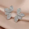 2024 Studörhängen Deluxe Jewelry 18K White Gold Fill Pave White Sapphire Zircon Cz Diamond Party Women Wedding Bridal Sweet Sweet Leaf Earring for Lover Gift