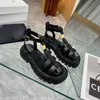 Designer Ggladiator Sandálias Chunky Borracha Solas Grossas Verão Marrom Preto Sandália Sapatos Dedos Expostos Mulheres Casual Alta Fivela Romana Sandálias de Praia Ao Ar Livre