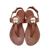 Designer tofflor kvinnor läder sandal glider tofflor vit svart patent gul rosa silver flip flops damer strandskor