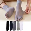 Chaussettes pour hommes 1 paire hommes minces nylons transparents avec orteils large bouche maille creuse cinq doigts respirant couleur unie coton bout fendu