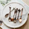 Ensembles de vaisselle 1/2 pièces vaisselle de cour de style européen fourchette à fruits sculptée en métal de style royal cuillère à café vintage table à dessert décorative