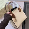 Borsa di 디자인 여성 패션 가방을위한 다목적 가방 2024 미니멀리스트 캐주얼 캐리 어깨 토트 가방 크로스 바디 백