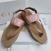 2024 Nuovo Designer Slifor Sliders Slides Sandals Mule piatto legnoso La firma Maisons Odorna la Sole Sole Easy Slip-On Design rende questo piatto un'essentia estiva