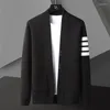 Pulls pour hommes Cardigan tricoté haut de gamme Printemps et automne Mode coréenne Pull décontracté Manteau Porter