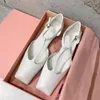 2024 초 이른 봄 뉴 스퀘어 헤드 Mary Jane Sandals 양가죽 내부 발 뒤꿈치 높이 3cm 여성 샌들 럭셔리 디자인