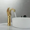 Grifos de lavabo de baño Latón Estilo europeo Cisne Oro Frío y lavabo Grifo Cocina Vintage Alto / Corto Disponible