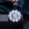 Cluster Anelli CWWZircons Luxury Cubic Zirconia Colore oro bianco Big Sun Flower Anello per feste per le donne Gioielli di fidanzamento R084