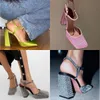 Женские модельные туфли Amina Muaddi Charlotte с квадратной головкой, дизайнерские туфли на массивном высоком каблуке, роскошные дизайнерские туфли из лакированной кожи со стразами, модные туфли-лодочки с атласной отделкой и кристаллами, сандалии, размер 35-42