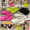 Tongs Livraison gratuite pantoufles chaussures toboggan salle de bain chambres salles de douche vie chaude Softy portant des pantoufles aérer femmes hommes noir blanc rose