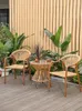 Camp Furniture Outdoor-Rattan-Tisch und Stuhl, dreiteiliges Set, Balkon, kleine Freizeit-Tee-Kombination im chinesischen Stil
