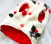 犬アパレルハンドメイドコートドレスウールペットの服冬の温かい洗練されたアウトウェアツインセットチェリーショートベスト赤飛ぶ袖の休日