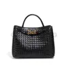 B Family 8 Line Buckle Andiamo Bag Bag Bag Leather Original New Woven Women Women Fingle Crossder Crossbod