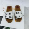 Sandálias de grife chinelos da marca de letra quadrada de bordados de letra de letra de letra de reta de verão