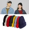 BERETS 1PCS UNISEX MEN DONNE DONNA BEANIE HACK BIFFED COSTA INVERNO TURN SKI SOLID PESCI DOCKER CAP CAPILI