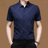 Chemises décontractées pour hommes Silk Mulberry For Men Summer Top Summer à manches courtes mâles sans couture ne porte pas de plaid de fer