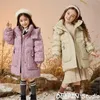 معطف الأطفال الأطفال باركا الثلج دافئ 2024 فتاة في فصل الشتاء الموضة منقوشة مقنعين أبيض بطة سترة الأطفال