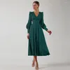 Robes décontractées Femmes Lanterne Manches Robe élégante Automne Longue Col V Taille Slim Chic Mode Rétro Robes