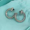 Boucles d'oreilles cloutées en diamant T1 en or rose à breloques t Family Double t Half Diamond Narrow Edition Boucles d'oreilles en or haut de gamme Feeling Simple Boucles d'oreilles unisexes