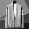 Pulls pour hommes Cardigan tricoté haut de gamme Printemps et automne Mode coréenne Pull décontracté Manteau Porter