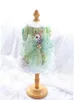 Одежда для собак Высококачественная одежда ручной работы Товары для домашних животных Пальто принцессы Шерстяной твид Свежий зеленый драгоценный камень Аксессуары с бантом Кружевная юбка Теплая куртка