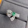 Cluster-Ringe mit hohem Sinn für natürlichen Smaragd-Ring, europäischer und amerikanischer Modetrend, Schleife, 925er Silber, leichter Luxus-Schmuck