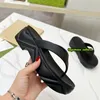 Zapatillas de diseñador para mujer de goma en forma de V impresa plataforma en relieve suela chanclas mulas dama tacones medios zapatos de playa sandalias de diseño de lujo diapositivas de claqueta