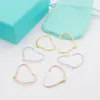 Luxury Designer Women Stud Rose Gold Heart Hoop örhängen Luxury Silver Golden Vintage Elegant Large Love Shaped Earring Jewelry Girls Diamond Valentine Wedding