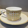 Klassische Knochen China Tasse und Untertasse Keramik Kaffee Set Porzellan Kaffeetasse und Sacuer Tea Set Festival Geschenk300k