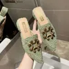 Pantoufles Miaoguan nouveau hiver clair dames pantoufles fausse fourrure Mules diapositives femmes chaussures nœud noeud bout pointu carré mi talons chaussure femme 39 Q240221