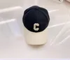 Desinger Cotton Baseball Cap Luxury Casquette Woman Ball Caps 남자 자수 편지 선 모자 패션 레저 디자인 썬 캡 무료 배송