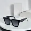 デザイナーサングラスフルUV400 Protectio Wayfarer Sunglassを備えた敏感な目のトップレートグラス