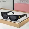 Miui Designer Vintage Cat Eye Óculos Óculos de Sol Mulheres Soft Contour Styling Europeu American Star Estilo Viajando Essentials Acetato Qualidade Óculos de Sol UV400