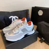 Designer klänningskor kvinnor casual skor lyxiga sammanlåsande sneaker chaneles plattform kvinnors tränare extraordinära bekväma sneakers damer canvas tränare