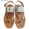 Slippare Designer Sandaler Woody Luxury Brand Canvas Square Toe Letter Brodery Summer Fashion Sandal Flat Bottomed Mule Beach Q240221