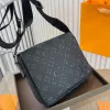 Designer väskor män kvinnor lyxiga messenger väska klassisk magnetisk stängd belagd duk läder axelväska crossbody väska