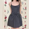 Casual Dresses Grey U-Neck Suspender High midja Bow Puffy Short Dress Women Sexig koreansk Slim ärmlös 2024 Vår sommar
