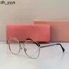 Miui occhiali designer di lusso occhiali da sole da donna estetica contemporanea ed elegante tonalità di lusso sobrie occhiali da sole quadrati lunette de soleil femme