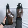 Kleding Schoenen Plus Size 38-46 Mannen Brogue Mode Oxford Mannelijke Goed Geklede Gentleman Handgemaakte Schoeisel Voor moderne Zapatos