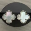 2024 Designer Clover Studs Boucle d'oreille Vintage Trèfle à quatre feuilles Charm Boucles d'oreilles Retour Nacre Acier inoxydable Goujons d'or Agate pour femmes Bijoux de mariage 17