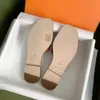 Sapatos casuais sandália chinelo sliders tamanho 35-46 moda clássico luxo designer sliders verão praia sandale couro homens mulheres plana conforto com caixa senhora mule slide