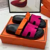 Designer chypre tofflor klassiska strand platt sandaler lyx sommar dam läder flip flops toppkvalitet män kvinnor glider storlek 35-44 mäns anpassning