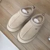 Chanclas de piel de castaño: acogedoras pantuflas de piel de oveja para hombres y mujeres de Trend_shoes