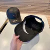 ボールキャップデザイナー逆トライアングルレター刺繍野球帽New Black Bersatile Fashion Duck Tongy Hat Sun Visor Hat J21l